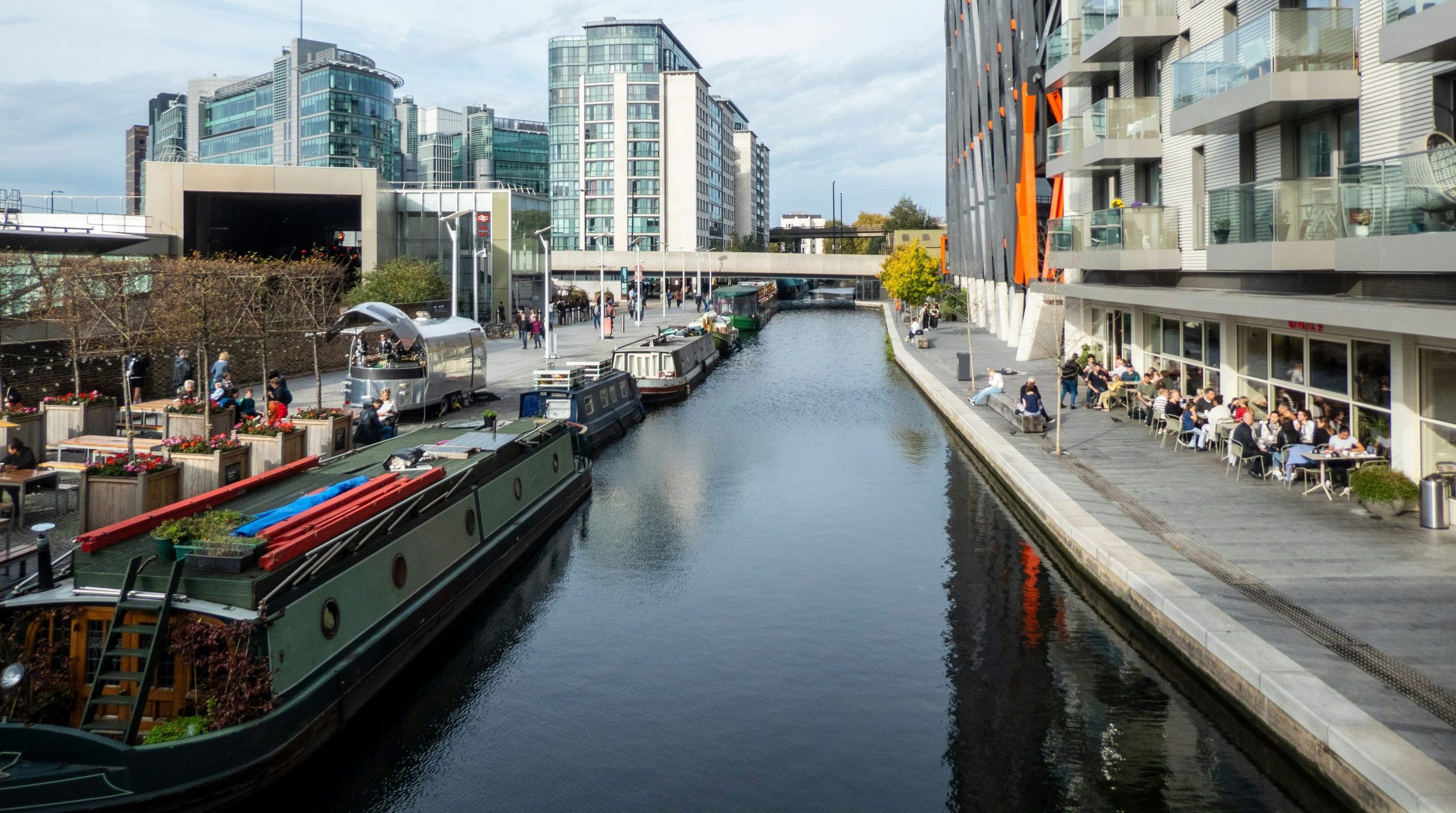 Unique Date Experience: Canoeing at Merchant Square, London